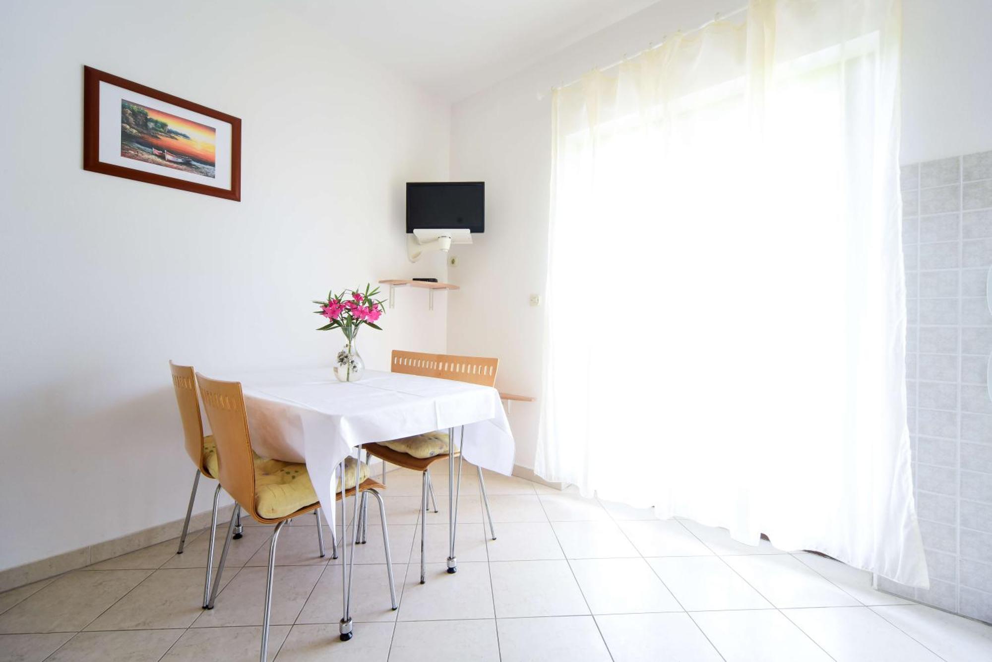 אוגייאן Apartments Mrva מראה חיצוני תמונה