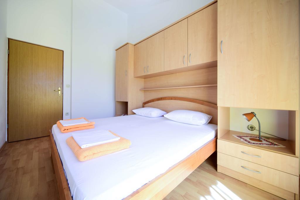 אוגייאן Apartments Mrva מראה חיצוני תמונה