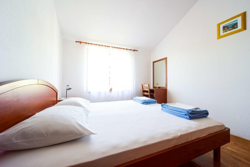 אוגייאן Apartments Mrva מראה חיצוני תמונה